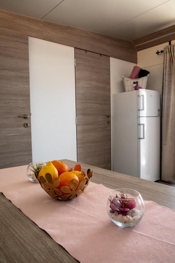 Mobile Home Whit Sea View Lavojesa Drage Exterior foto